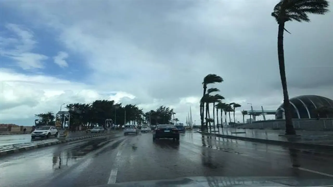 توقعات بانخفاض درجات الحرارة وفرص سقوط أمطار وفق بيان الأرصاد حتى الأربعاء